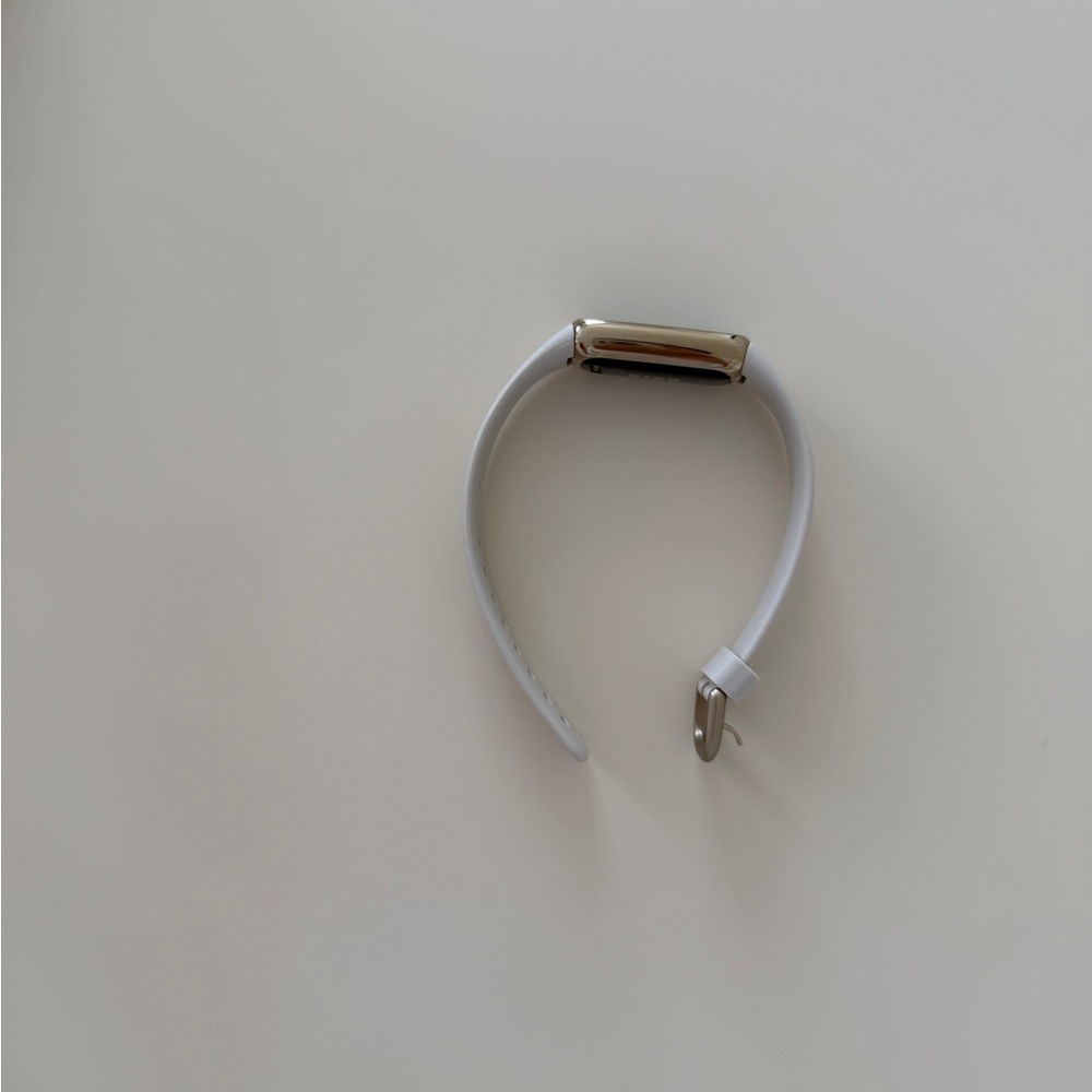 Fitbit Luxe Fitness Tracker (Lunar 
White/Soft Gold Stainless Steel) - Picture 8 of 14